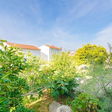 Apartments Slavica R Banjol Exterior photo