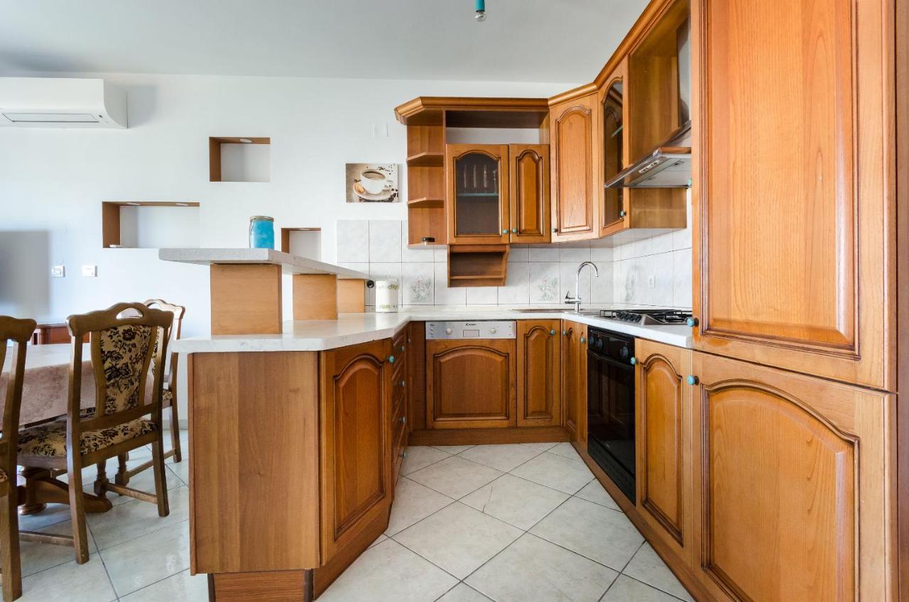 Apartments Slavica R Banjol Exterior photo