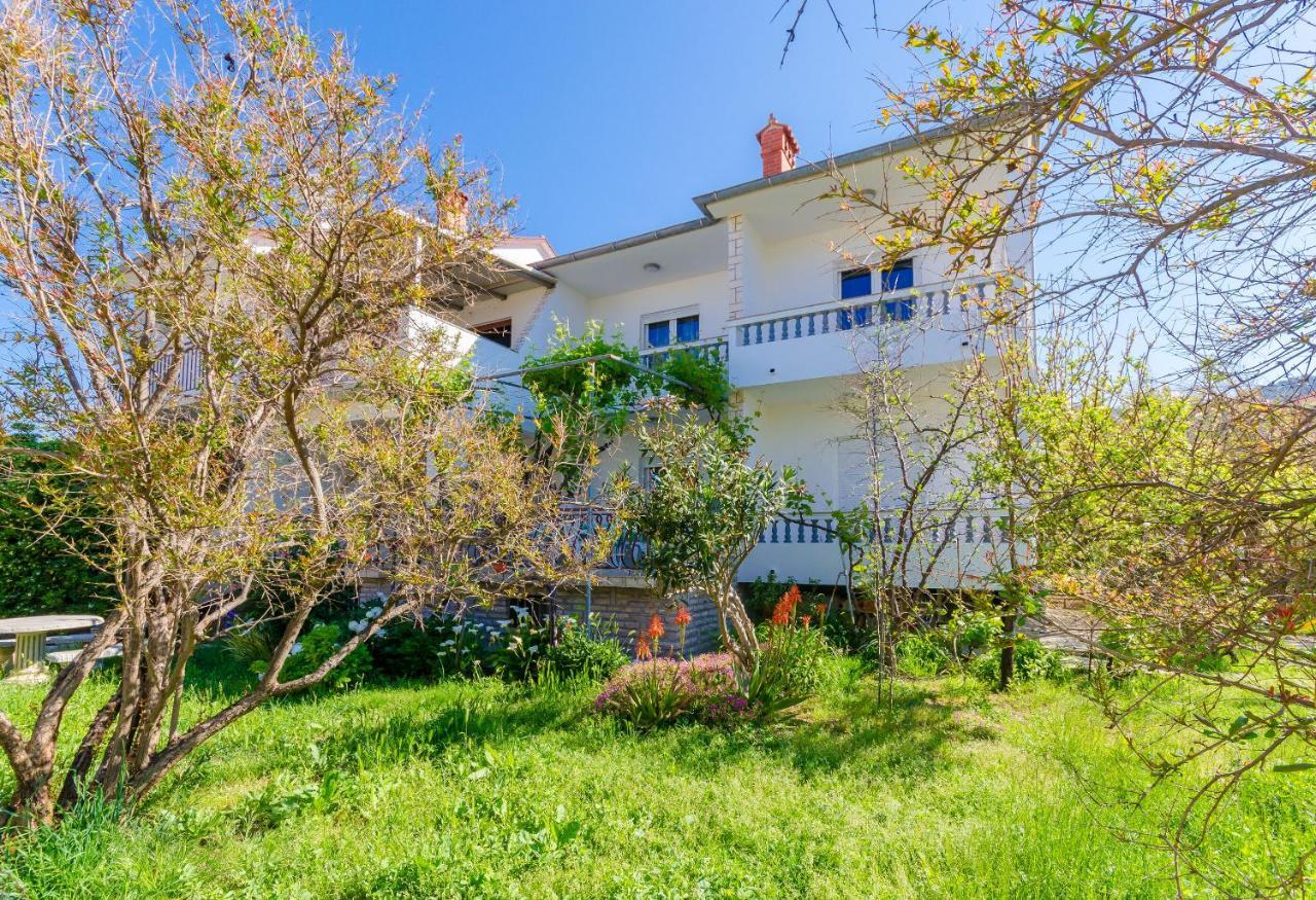 Apartments Slavica R Banjol Exterior photo