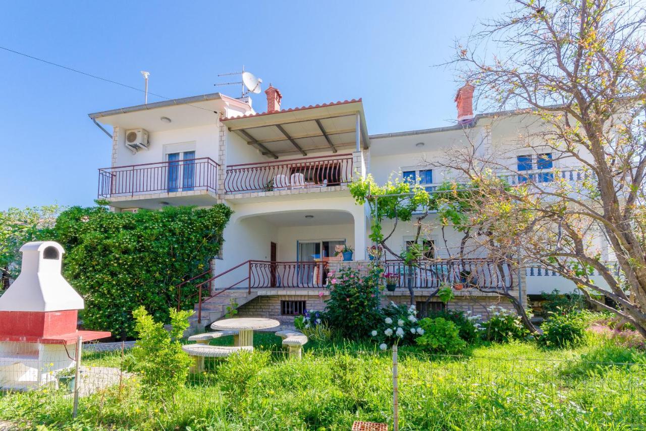 Apartments Slavica R Banjol Exterior photo