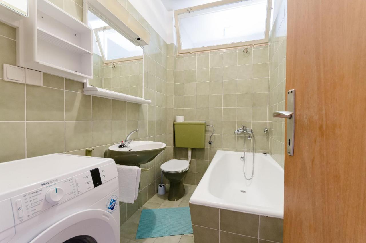 Apartments Slavica R Banjol Exterior photo