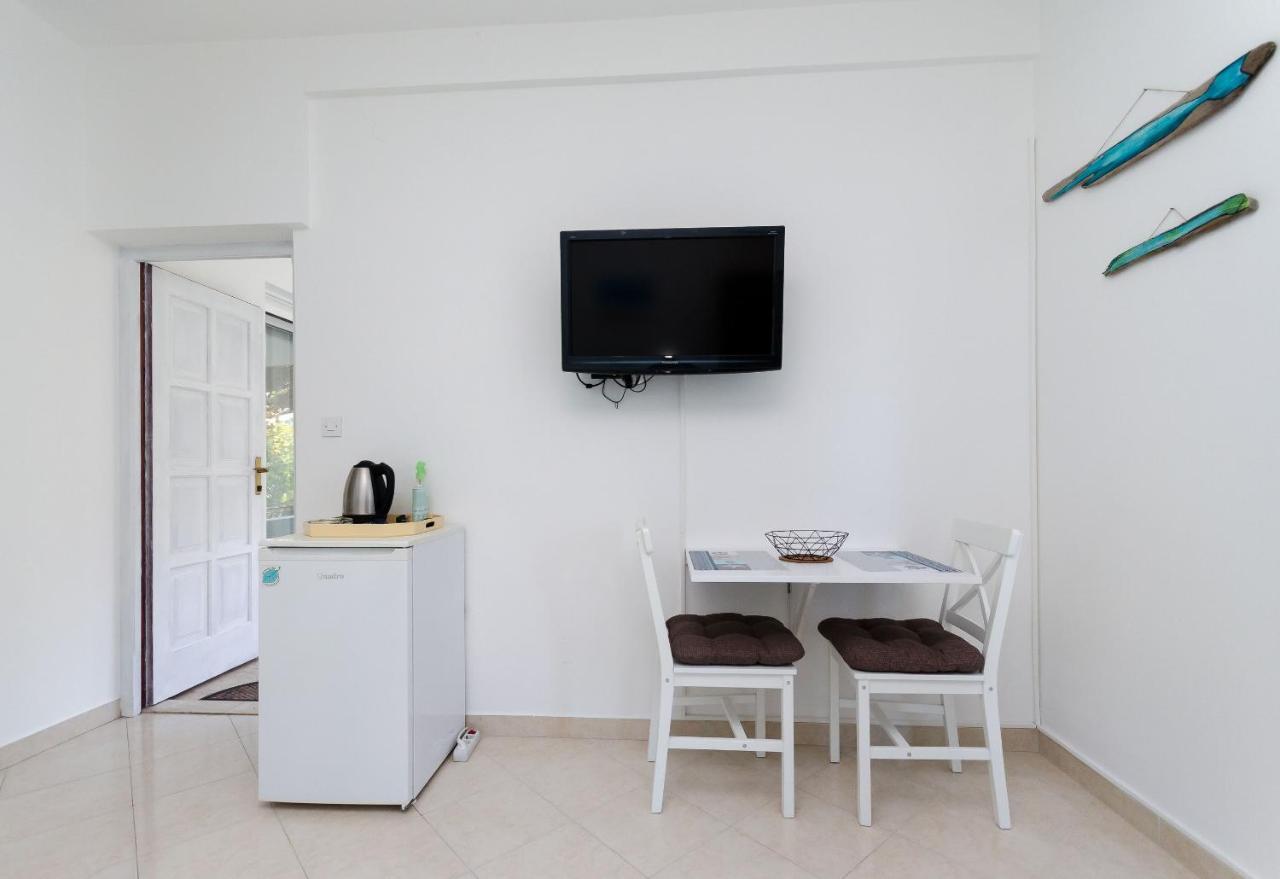 Apartments Slavica R Banjol Exterior photo