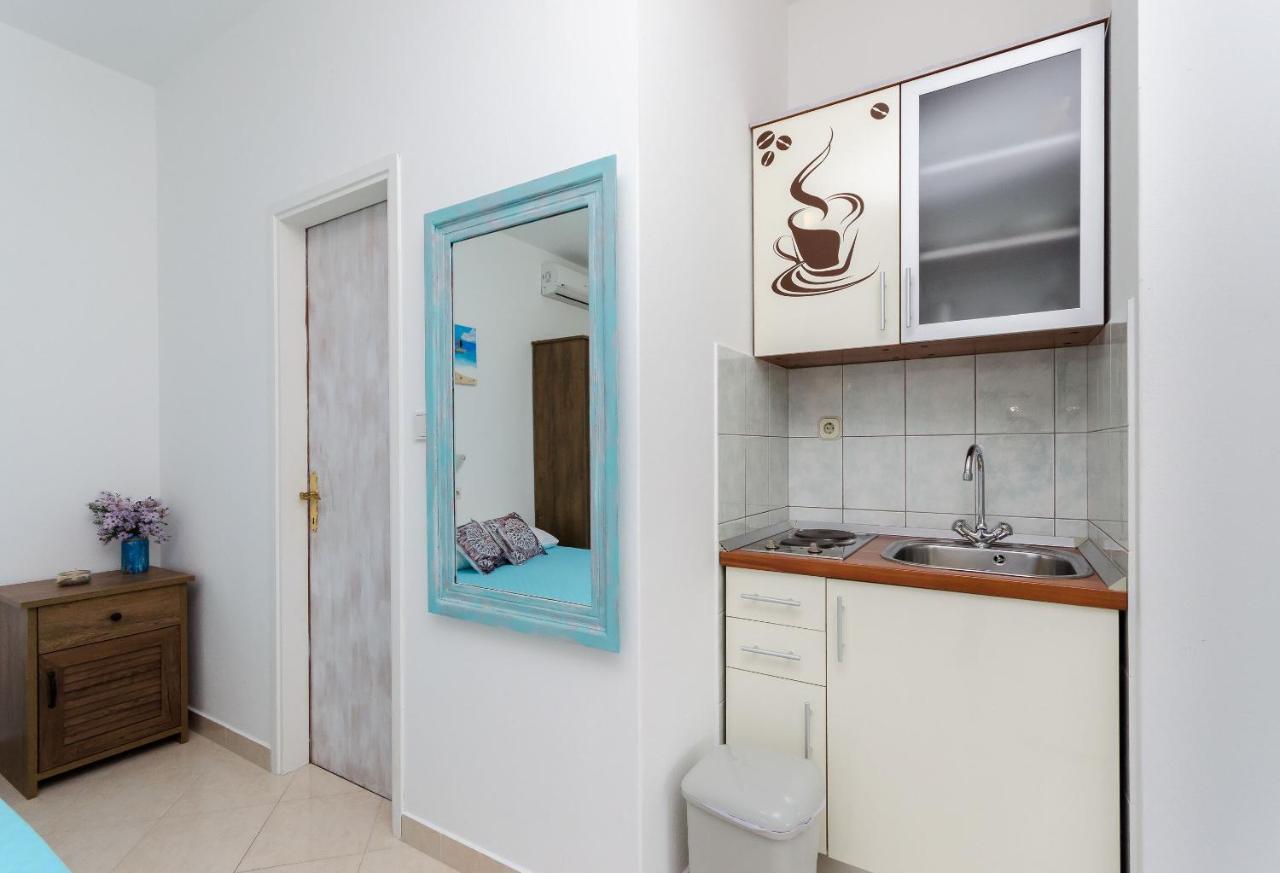Apartments Slavica R Banjol Exterior photo