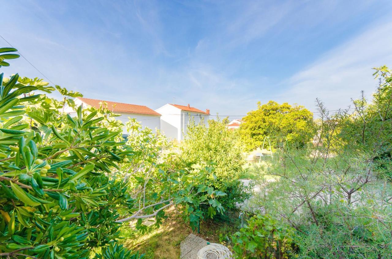Apartments Slavica R Banjol Exterior photo