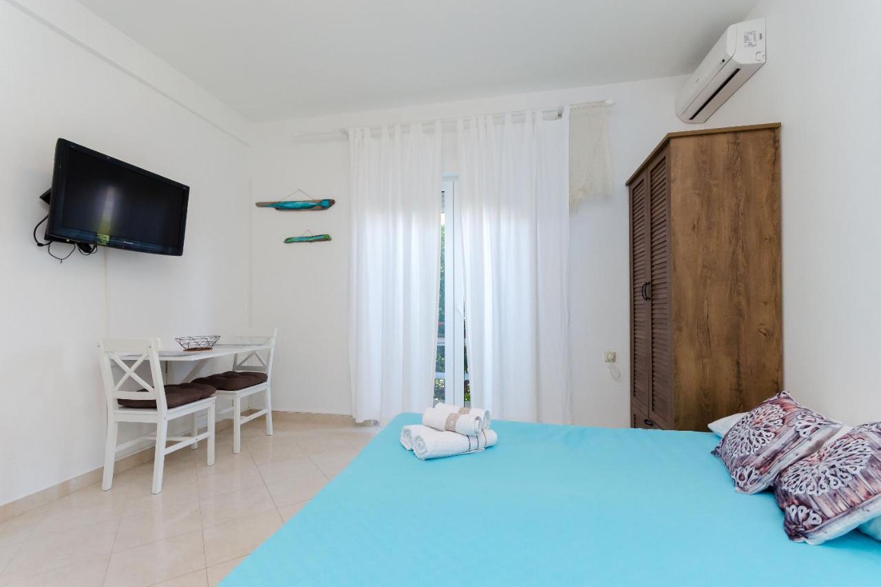 Apartments Slavica R Banjol Exterior photo